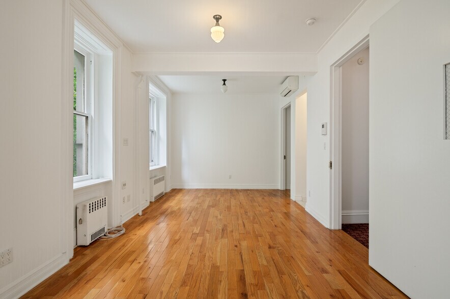 More Photos Of 19 E 75th St, New York Storefront Retail Office For Sale