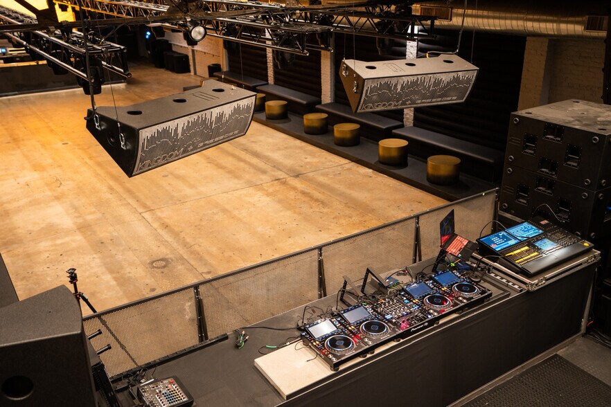 More Photos Of 505 E 7th St, Austin Freestanding For Sale