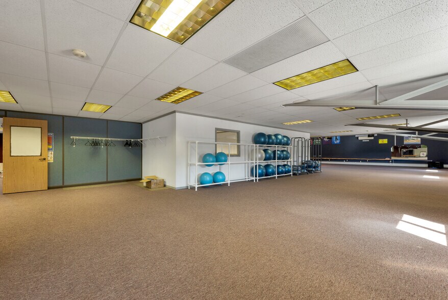 More Photos Of 55 Maynesboro St, Berlin Industrial For Sale