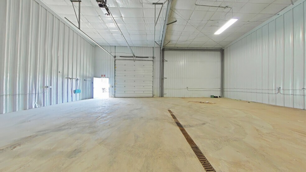 More Photos Of 5806 Baldwin Ln, Williston Warehouse For Sale