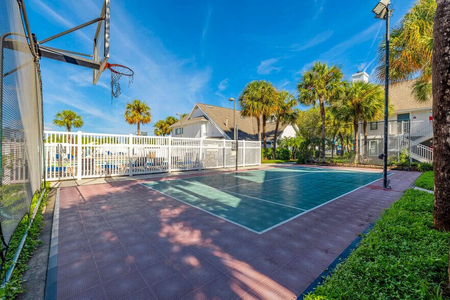 More Photos Of 13200 49th St N, Clearwater Apartments For Lease