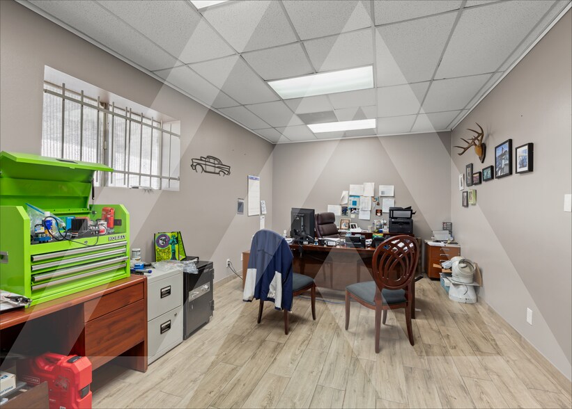 More Photos Of 8401 W Monroe Rd, Houston Warehouse For Lease