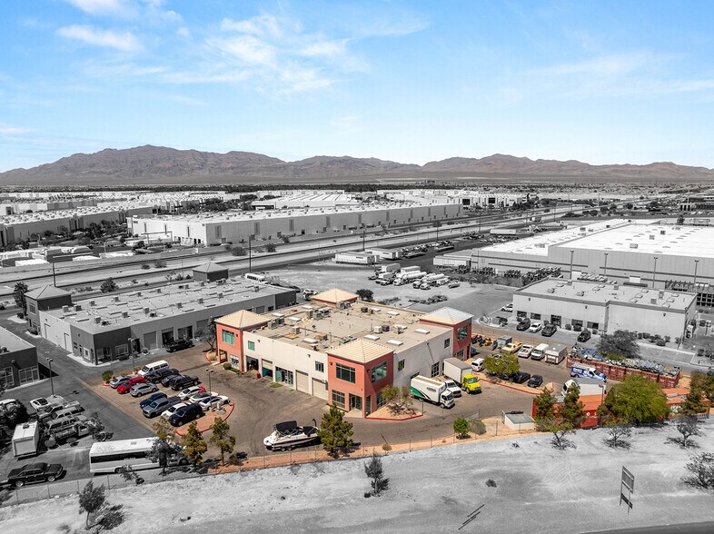 More Photos Of 4570 Donovan Way, North Las Vegas Light Distribution For Sale