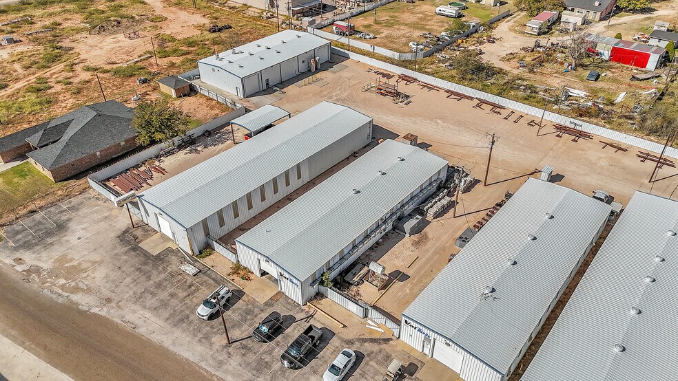 More Photos Of 2110 W 44th St, Odessa Industrial For Sale