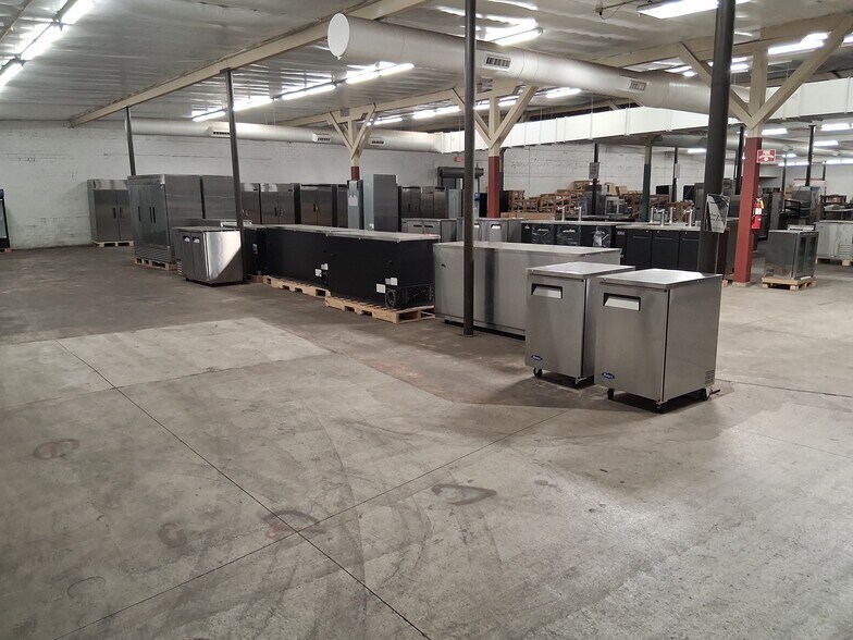More Photos Of 800 S Morrison Ave, Collinsville Warehouse For Sale
