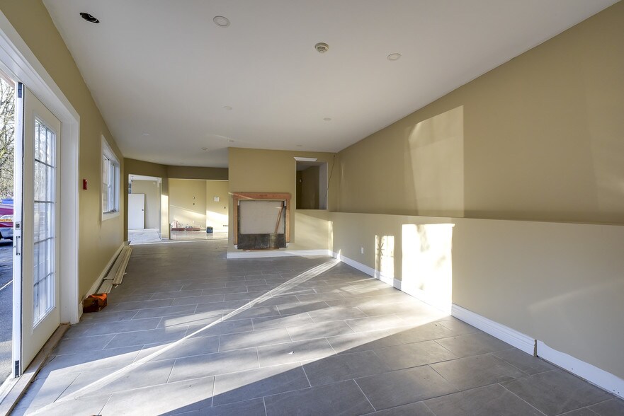 More Photos Of 9103 Glover Rd, Langley Storefront Retail Residential For Lease