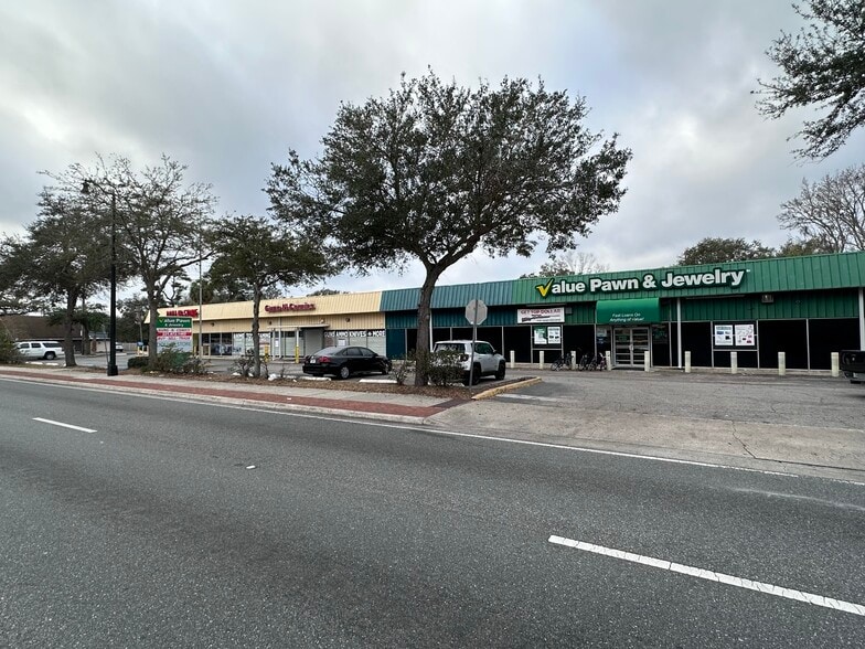 More Photos Of 2300-2306 S French Ave, Sanford Storefront For Lease
