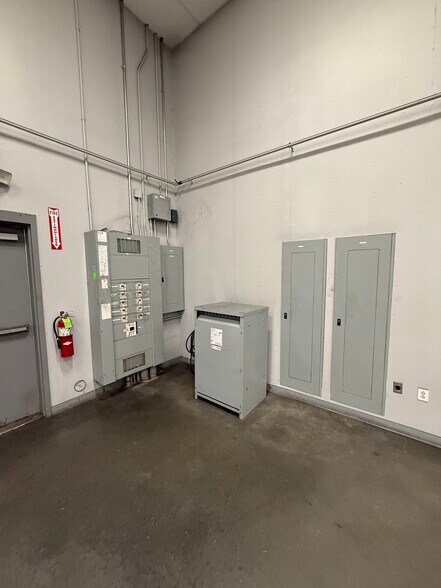 More Photos Of 12624 Cypress Creek Dr, Eads Warehouse For Lease