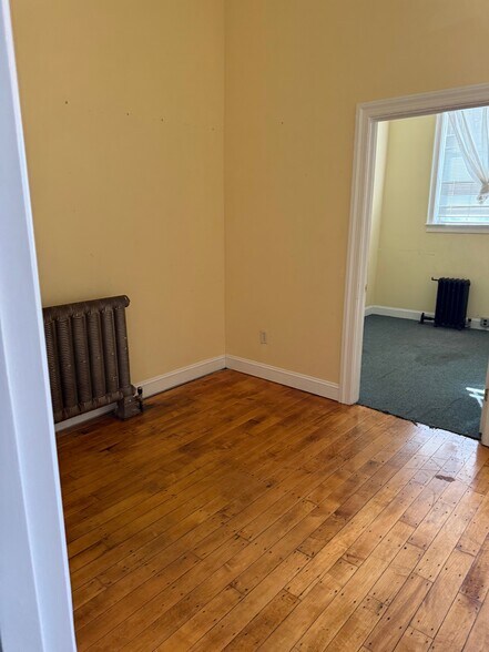 More Photos Of 419 Lincoln St, Marlborough Light Manufacturing For Lease