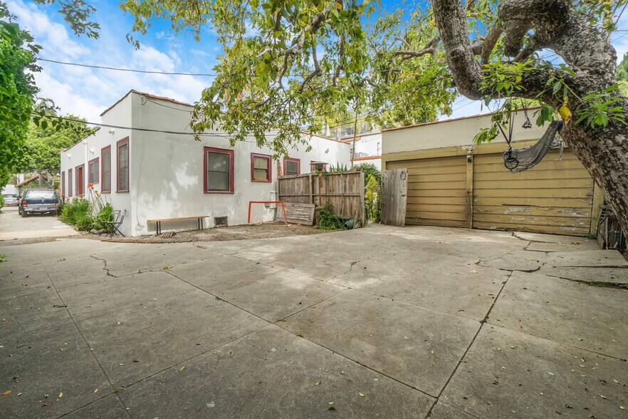 More Photos Of 1218 Poinsettia Dr, West Hollywood Apartments For Sale