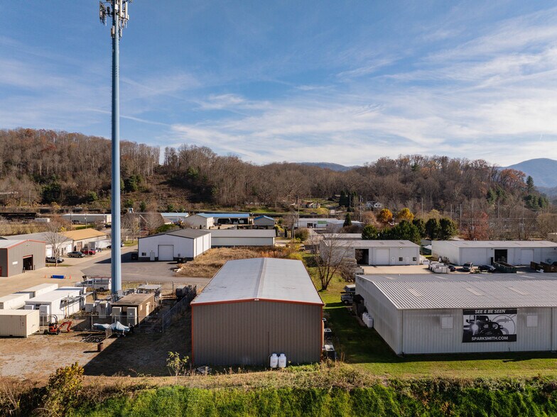 More Photos Of 80 Allegiance ln, Waynesville Warehouse For Lease