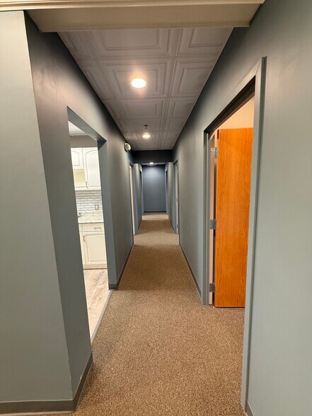 More Photos Of 131 New London Tpke, Glastonbury Medical For Lease