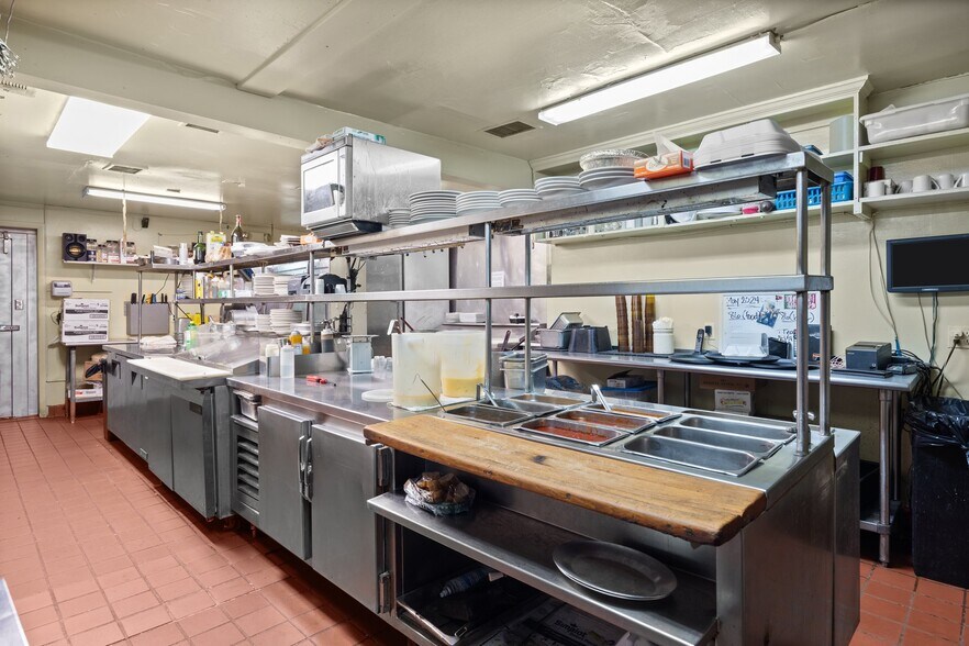 More Photos Of 100 W Maple Ave, Langhorne Restaurant For Sale