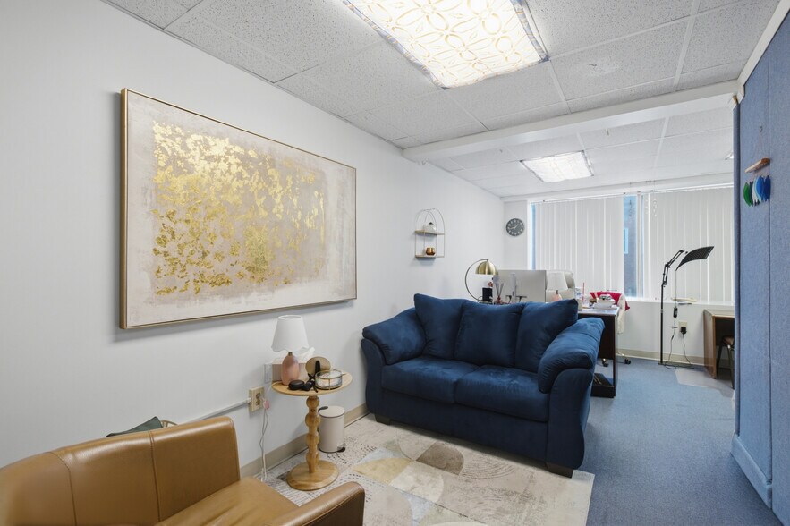 More Photos Of 201 New Bridge St, Jacksonville Office Residential For Sale