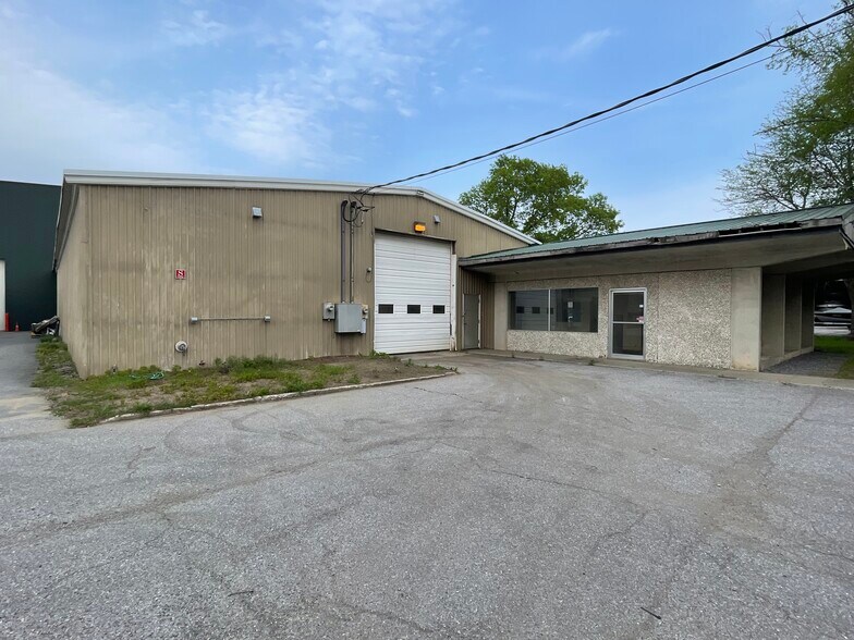More Photos Of 74 Avenue B Ave, Williston Industrial For Sale