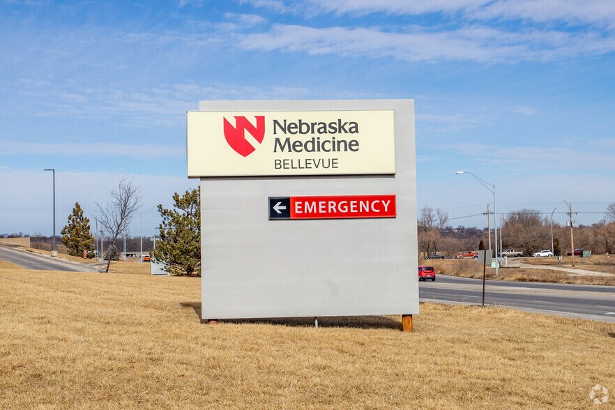 More Photos Of 2510 Bellevue Medical Center Dr, Bellevue Medical For Lease