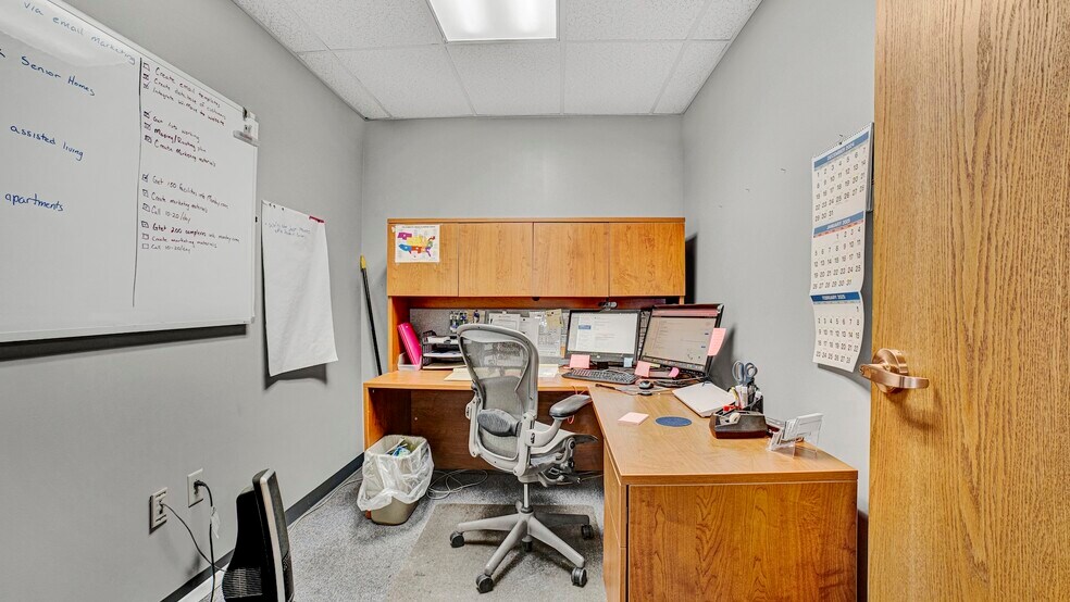 More Photos Of 961 N Main St, Mansfield Warehouse For Lease