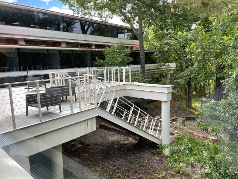 More Photos Of 222 Palisades Creek Dr, Richardson Office Residential For Sale