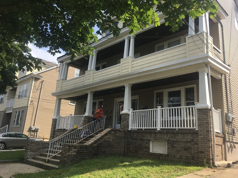 More Photos Of 28 Hale St, New Brunswick Apartments For Sale