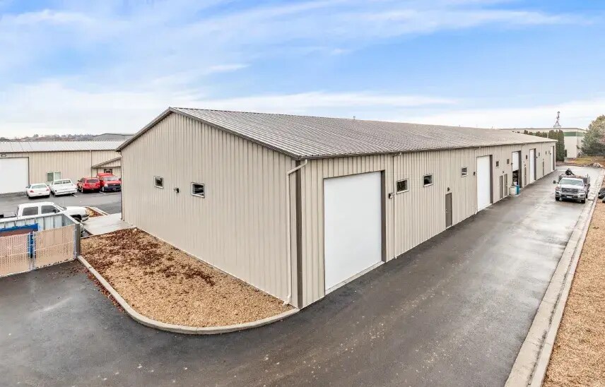 More Photos Of 16201 & 16231 N 20th St, Nampa Warehouse For Lease