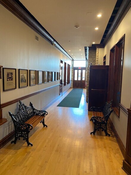 More Photos Of 106 Stephen St, Lemont Loft Creative Space For Lease