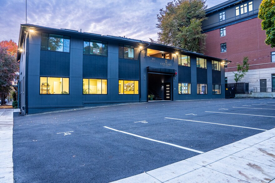 Primary Photo Of 828-834 NW 19th Ave, Portland Medical For Lease
