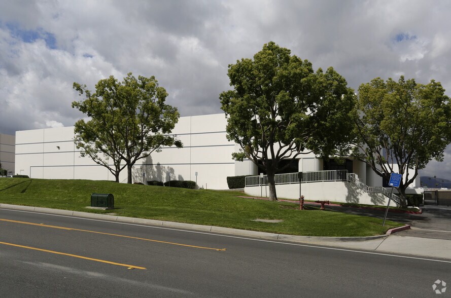 More Photos Of 2090 California Ave, Corona Warehouse For Lease