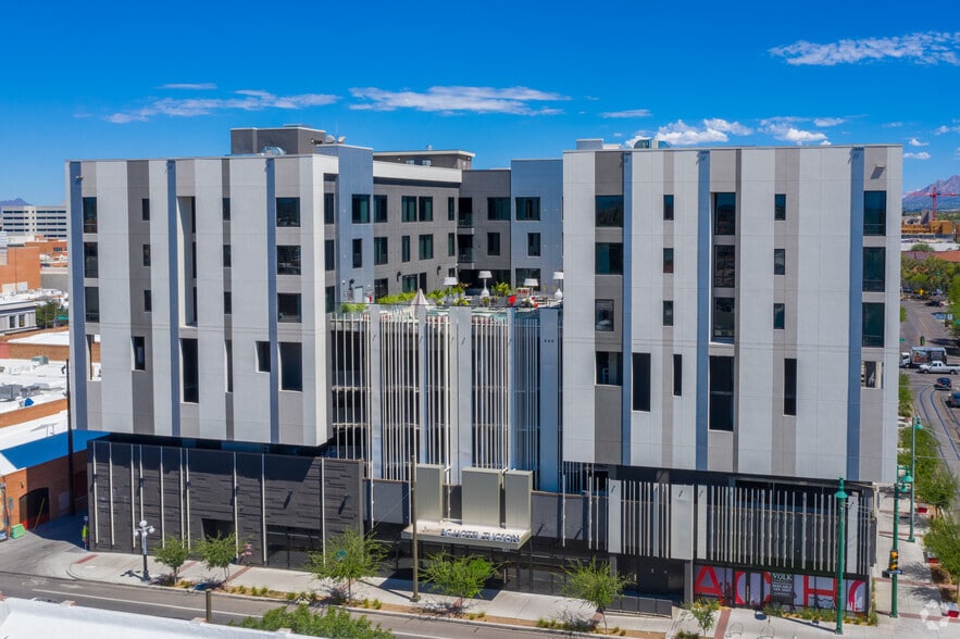 More Photos Of 151 E Broadway Blvd, Tucson Hotel For Lease