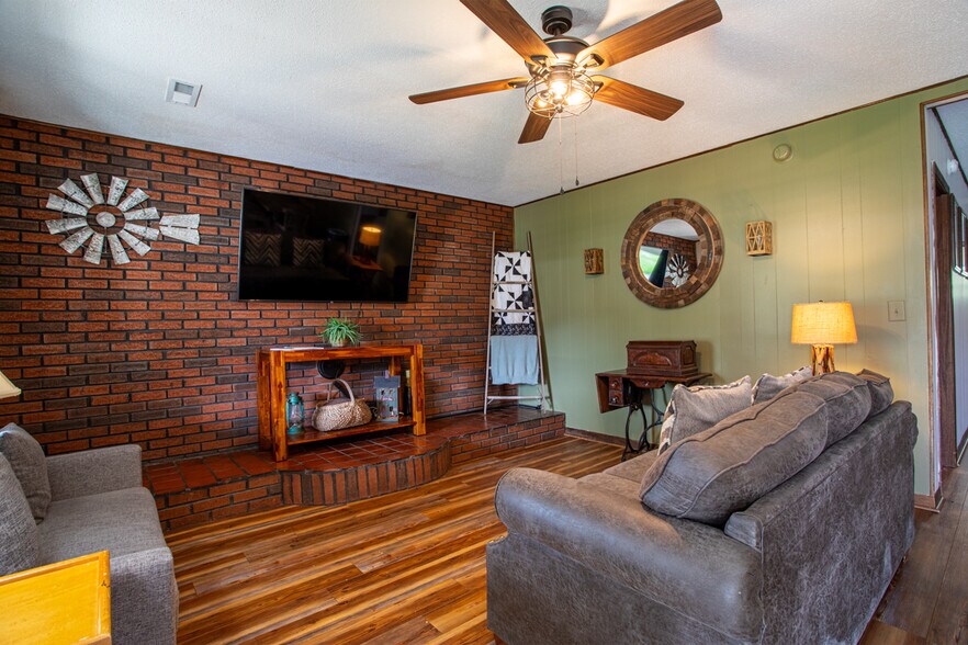 More Photos Of 3804 Wears Valley Rd, Sevierville Hotel For Sale