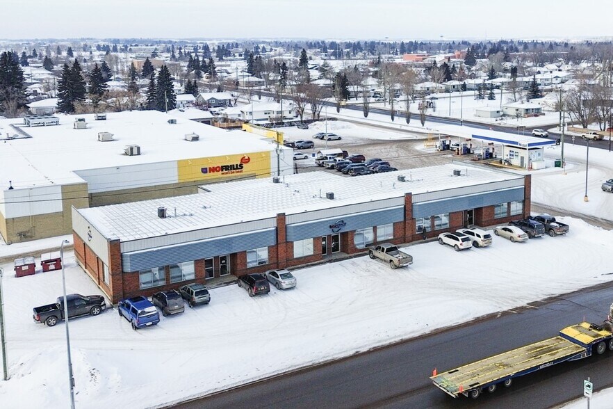 More Photos Of 4602 50 St, Stettler Light Manufacturing For Sale