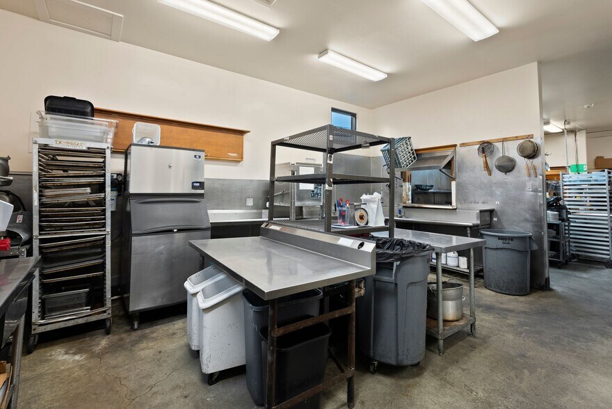 More Photos Of 102 S 1st Ave, Sandpoint Storefront Retail Office For Sale