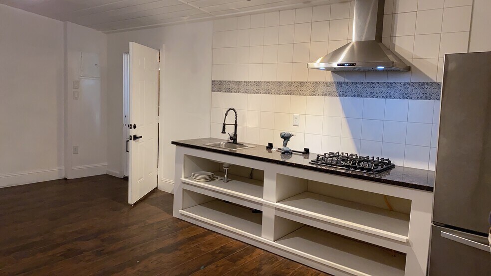 More Photos Of 412-414 E 12th St, Oakland Storefront Retail Residential For Sale