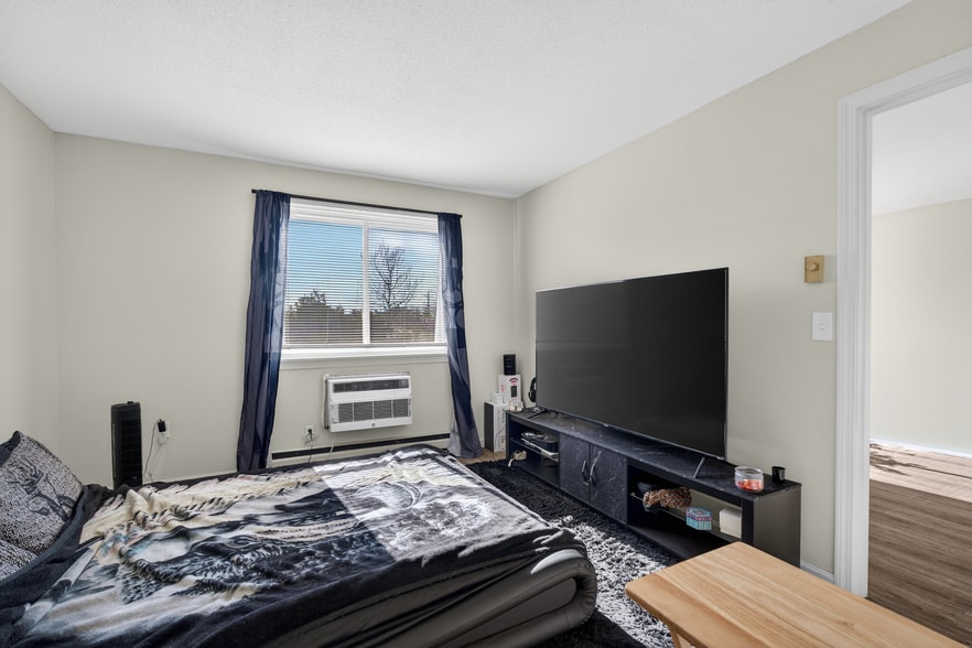 More Photos Of 2053 Memorial Dr, Chicopee Apartments For Sale