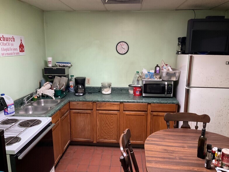 More Photos Of 1421 Highway 125 S, Amory Service For Sale