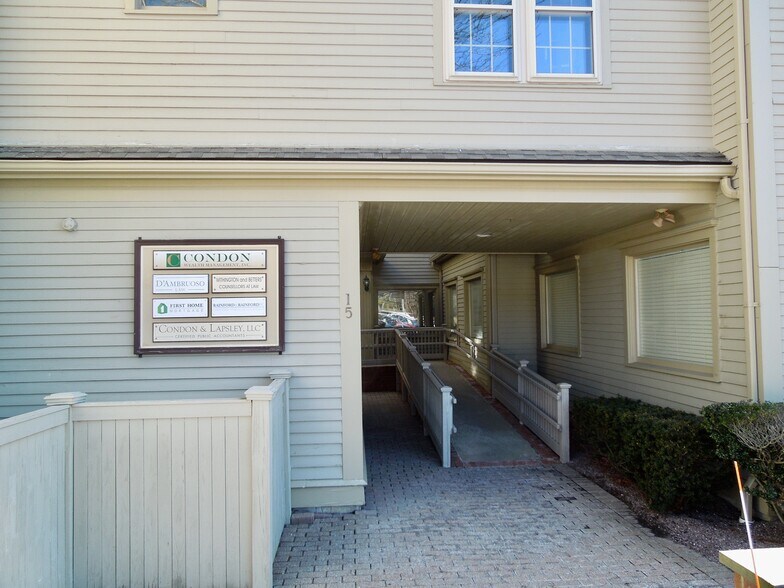 More Photos Of 15 Caswell Ln, Plymouth Office Residential For Lease