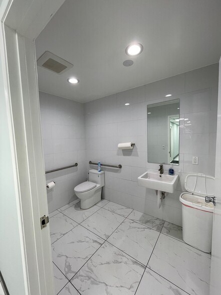 More Photos Of 300-308 E 2nd Ave, La Habra Service For Sale