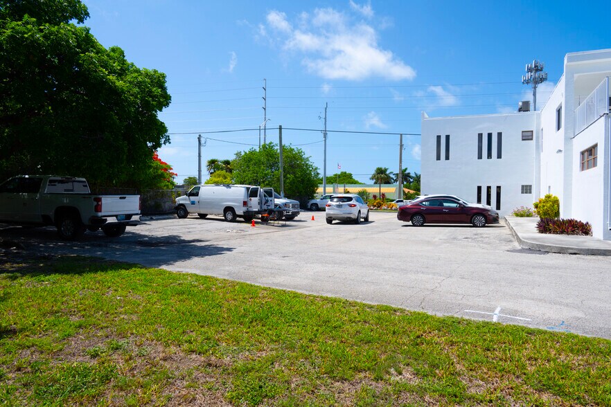 More Photos Of 6400 Overseas Hwy, Marathon Medical For Lease