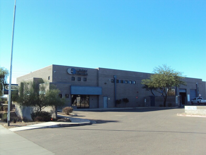 Primary Photo Of 7020 W Van Buren Ave, Phoenix Warehouse For Lease