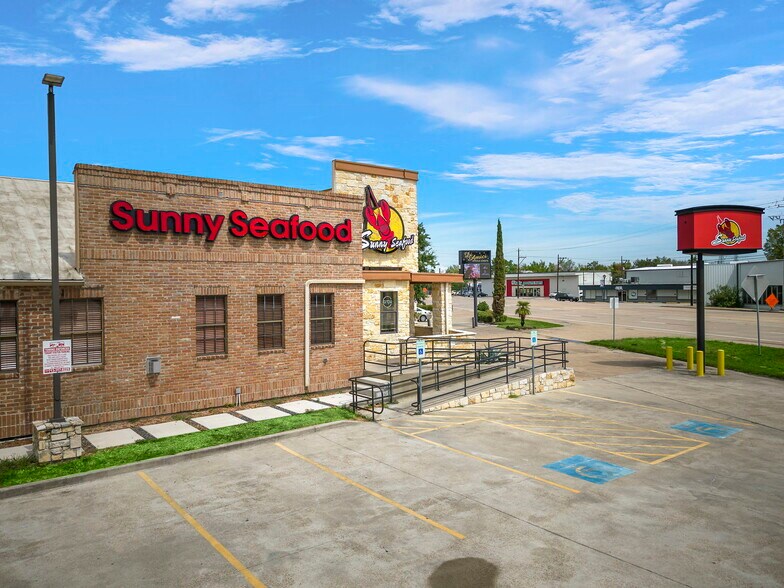 More Photos Of 2320 NASA Pky, Seabrook Restaurant For Sale