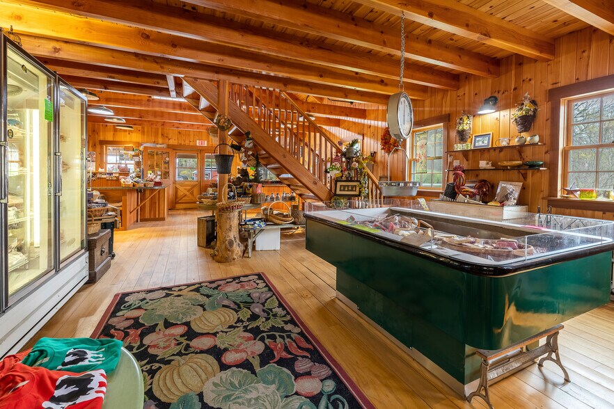 More Photos Of 49 Vermont 12, Pomfret General Retail For Sale