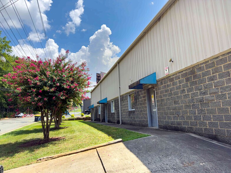 More Photos Of 5317 Marshall Air Dr, Charlotte Warehouse For Lease