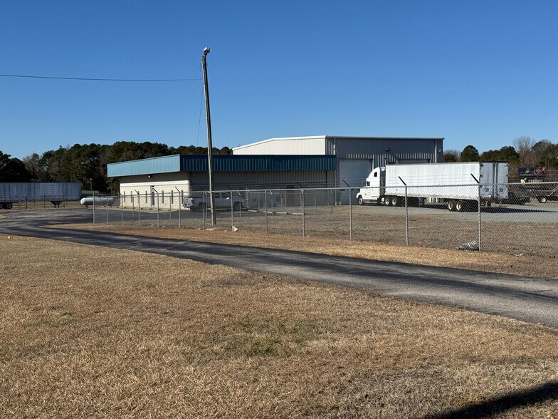 More Photos Of 89 Industrial Park, Roseboro Industrial For Sale