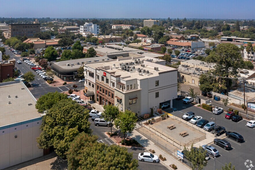 More Photos Of 400-410 E Main St, Visalia Office For Lease