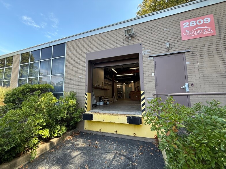 More Photos Of 2809 Banksville Rd, Pittsburgh Office For Lease