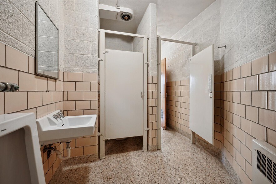 More Photos Of 725 Navarre Ave, Toledo Religious Facility For Sale