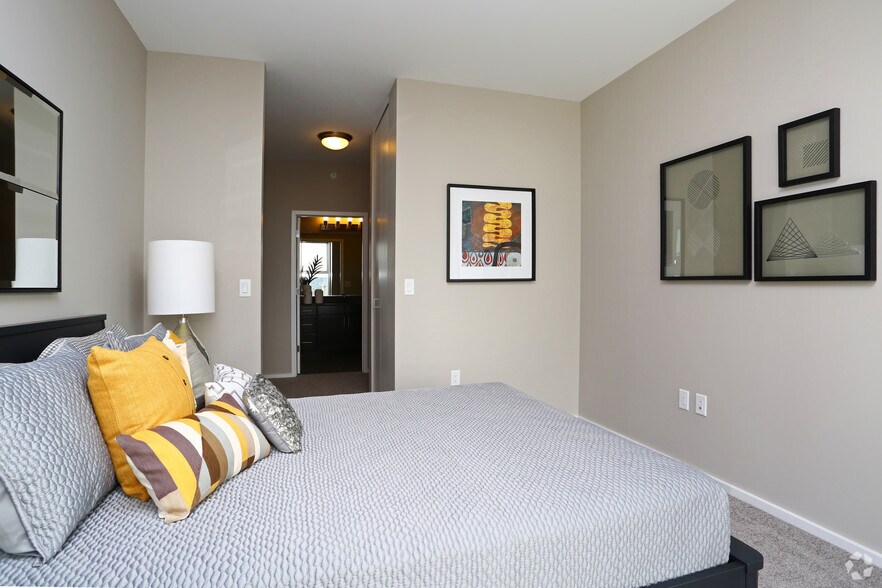 More Photos Of 123 N Desplaines St, Chicago Apartments For Lease