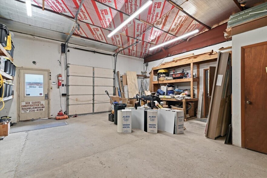 More Photos Of 424 PA-390, Tafton Light Manufacturing For Sale
