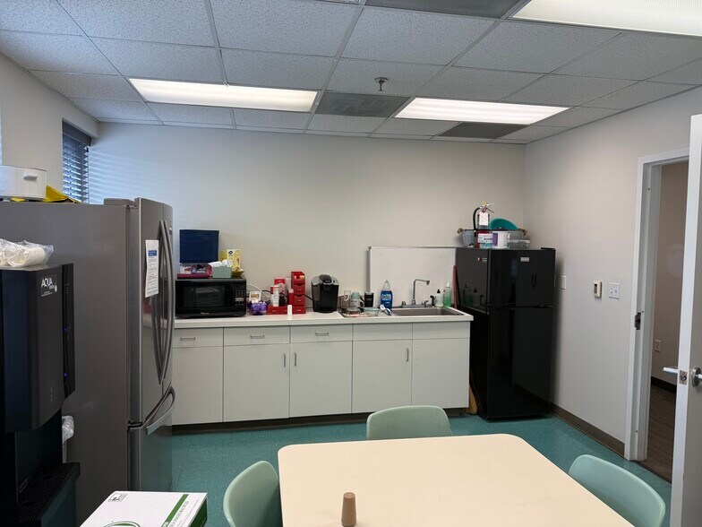 More Photos Of 1 W Lakeshore Dr, Birmingham Medical For Lease