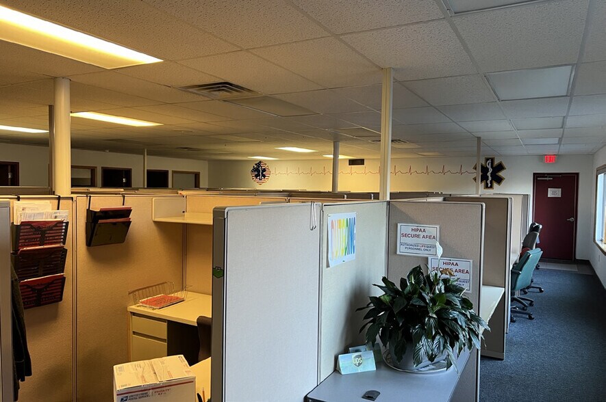 More Photos Of N2930 22 State Rd, Wautoma Office For Sale