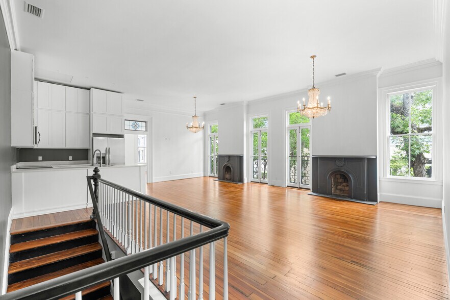 More Photos Of 417 Whitaker St, Savannah Storefront Retail Residential For Sale